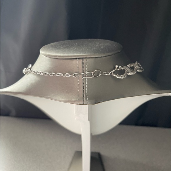 Silver Toned Necklace - Picture 3 of 6
